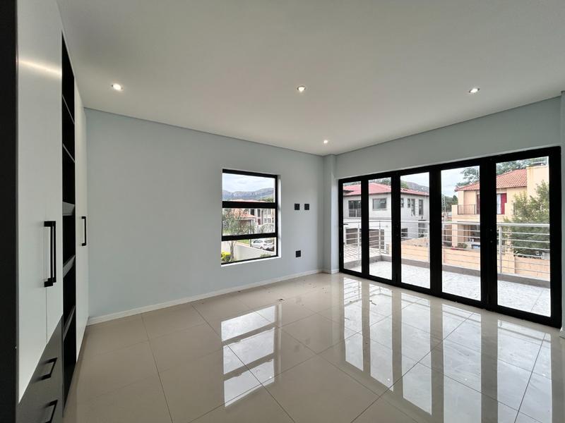 5 Bedroom Property for Sale in Melodie North West